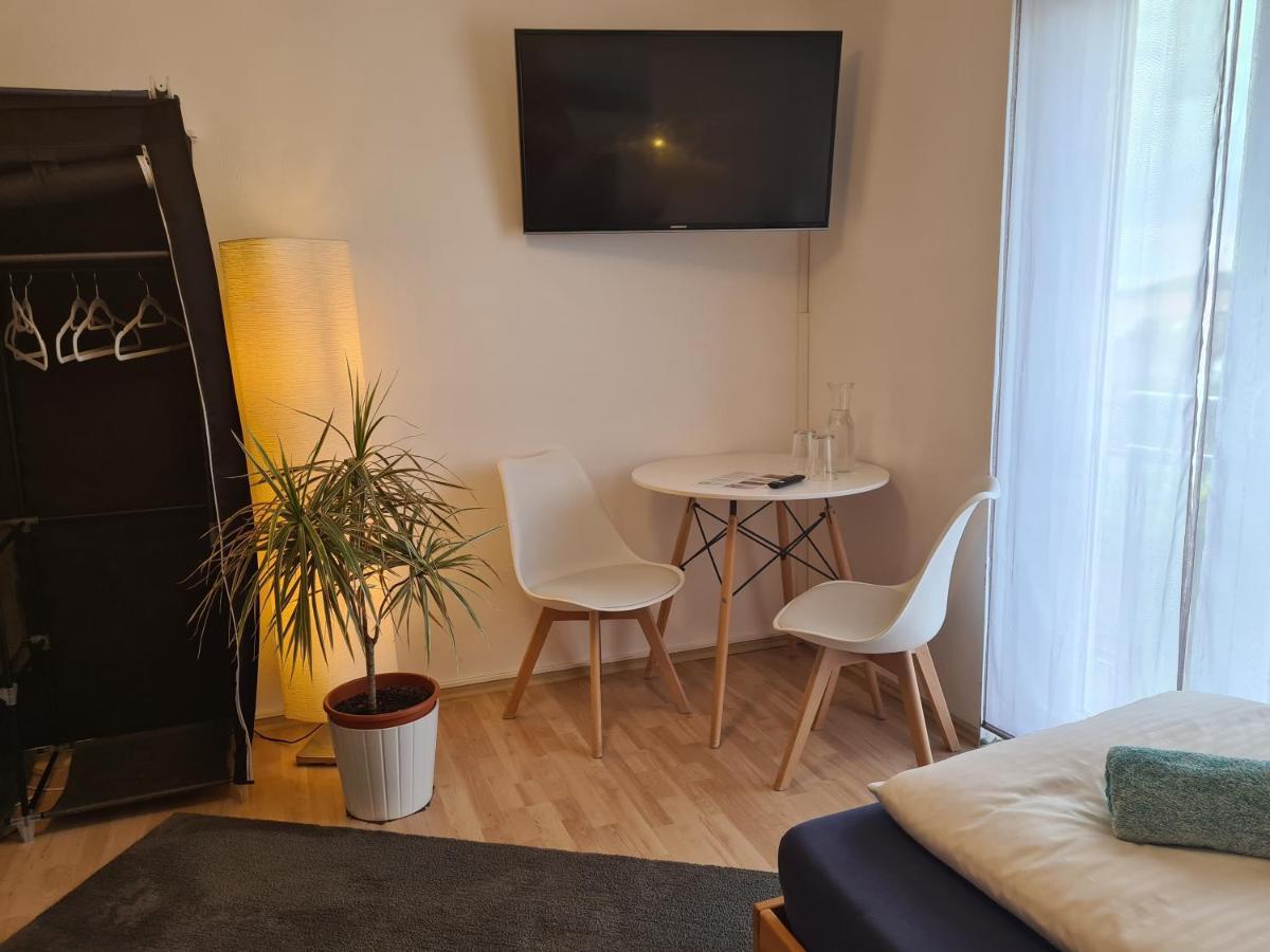 Lichtdurchflutetes Zimmer - Marienberg Apartment Waldbuttelbrunn Екстериор снимка